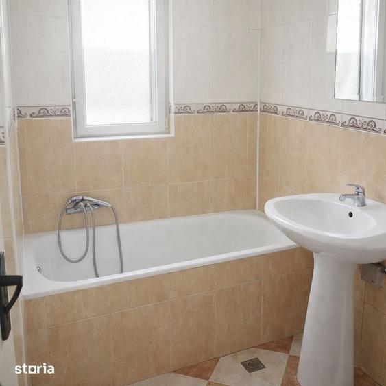 Casă cu 3 camere cu Teren 82 Mp în Gara de Nord