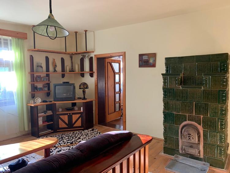 Casă individuală cu 9 camere cu Canalizare în Brebu Nou