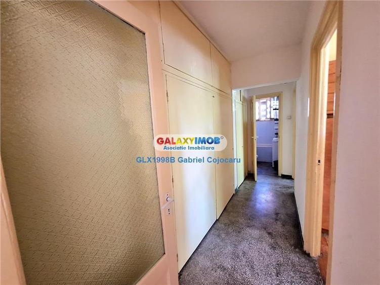 Apartament cu 3 camere semidecomandat în Baba Novac