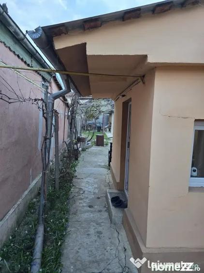 Casă cu 3 camere cu Teren 240 Mp în 23 August
