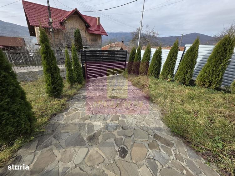 Casă cu 4 camere în Valea Doftanei