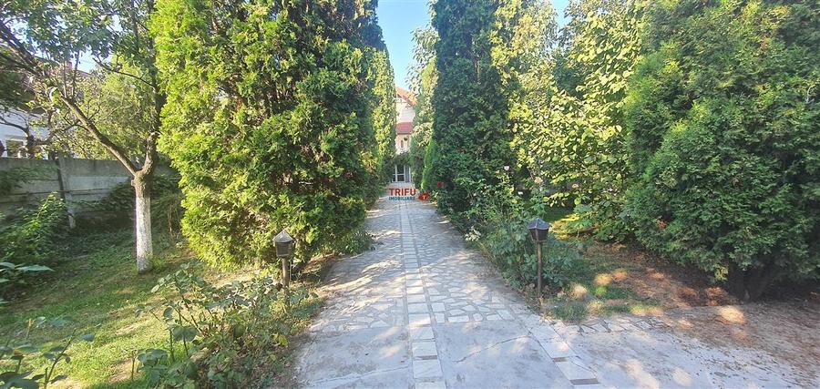 Casă individuală cu 8 camere cu Canalizare în Ampoi 1
