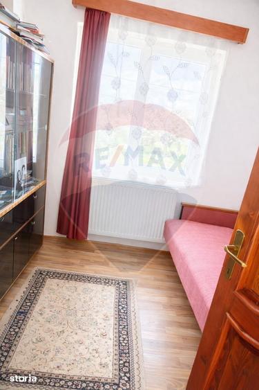 Casă cu 5 camere cu Teren 359 Mp în Central