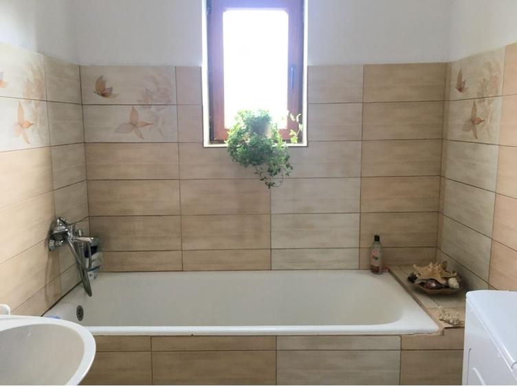Casă cu 3 camere decomandat în Exterior Vest