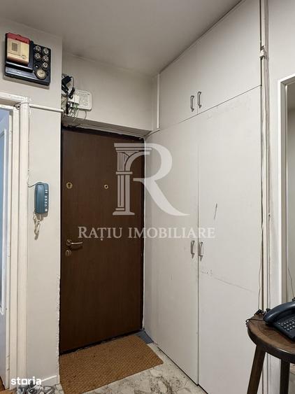 Apartament cu 3 camere decomandat în Decebal
