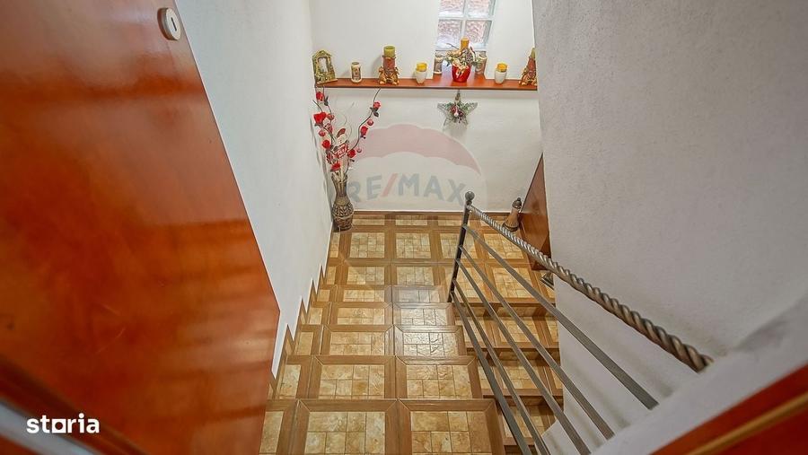 Casă cu 4 camere în Central