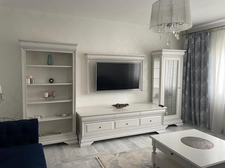 Apartament cu 3 camere decomandat, mobilat în Vitan Mall