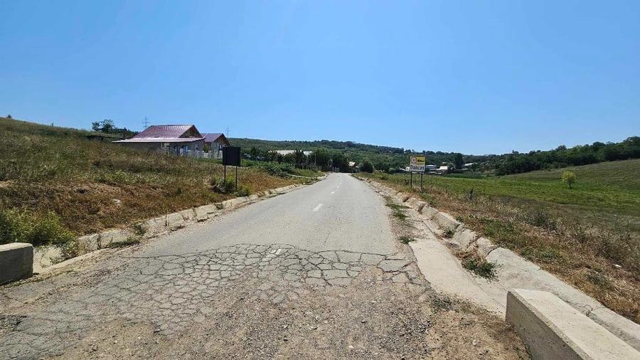 Teren de 2340 mp, în Miroslava