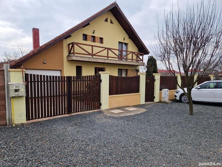 Casă cu 6 camere cu Teren 600 Mp în Moșnița Veche