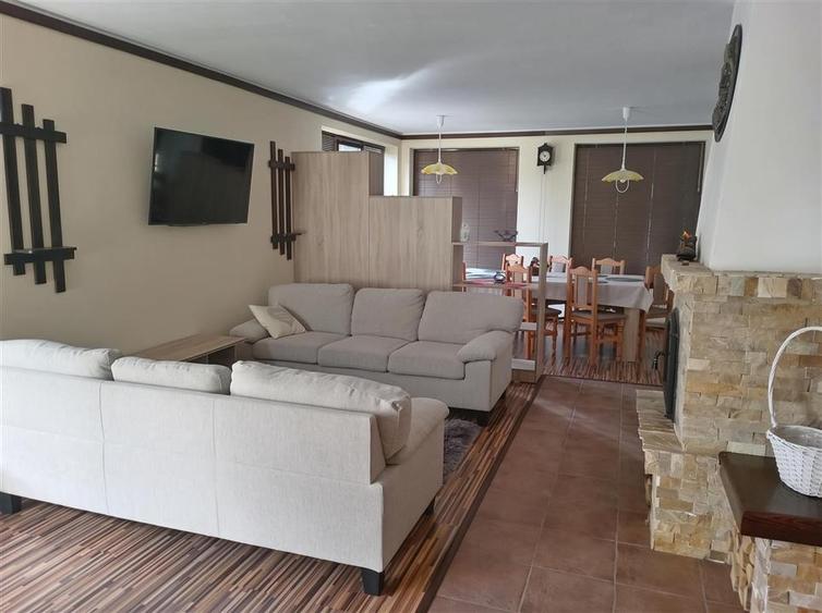 Casă individuală cu 5 camere cu Teren 800 Mp în Moara
