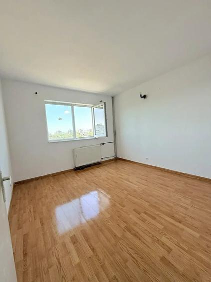 Apartament cu 2 camere decomandat în Vest