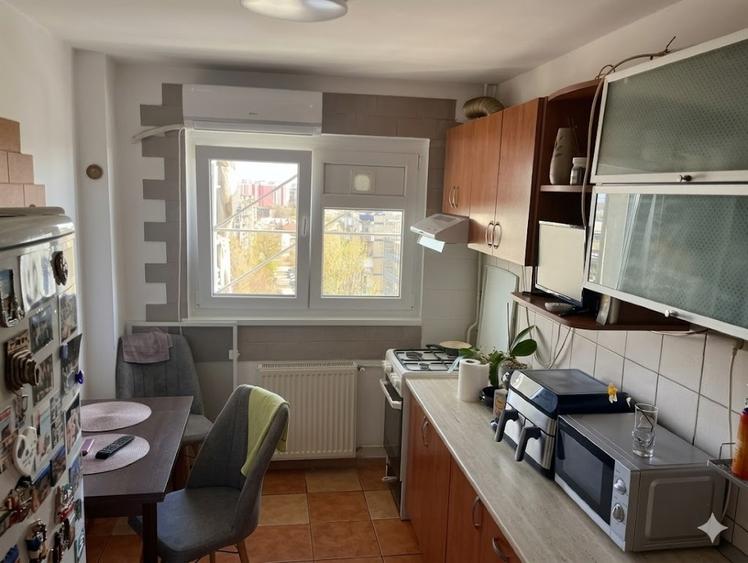 Apartament cu 3 camere decomandat, mobilat în Brâncoveanu