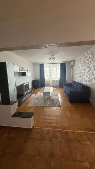 Apartament cu 3 camere în Unirii Sud