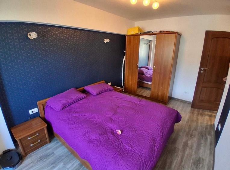 Apartament cu 3 camere decomandat în Păcurari