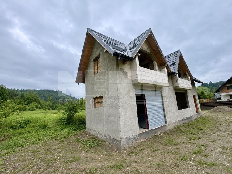Casă individuală cu 2 camere cu Canalizare în Sucevița