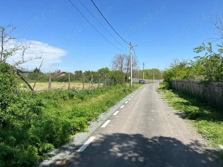 Teren de 1424 mp, în Bărcănești
