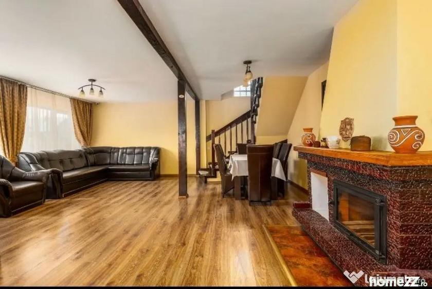 Apartament cu 9 camere decomandat în Mănăstirea Humorului