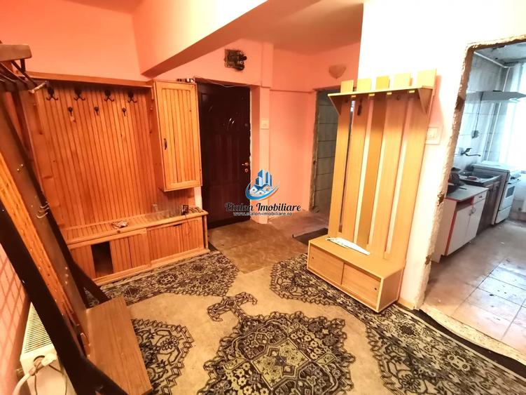 Apartament cu 3 camere decomandat în Precista