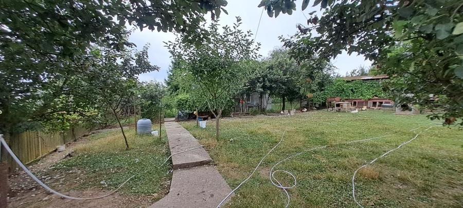 Casă individuală cu 3 camere cu Canalizare în Cornești