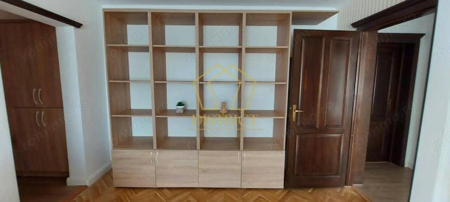 Apartament cu 3 camere semidecomandat în Complex Studențesc