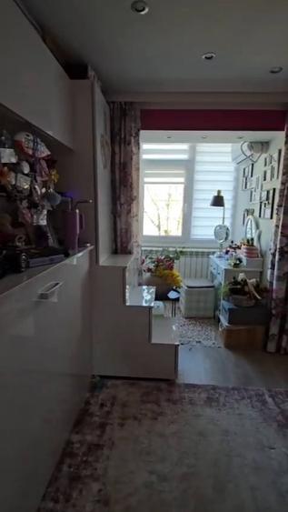 Apartament cu 3 camere semidecomandat în Central