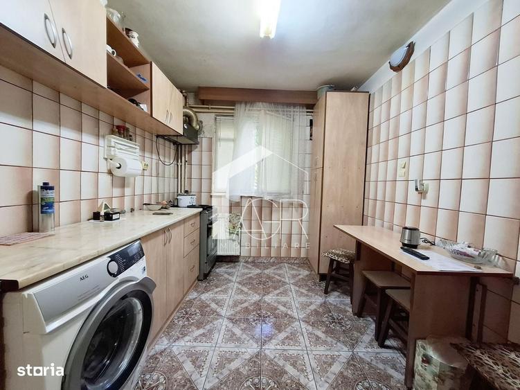 Apartament cu 3 camere, decomandat, zona Vest - 12
