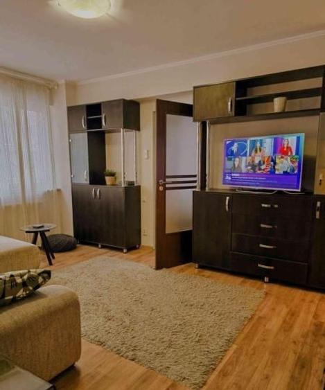 Apartament cu 2 camere semidecomandat, mobilat în Cișmigiu