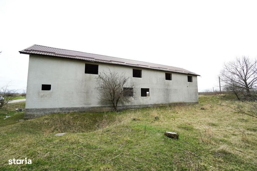 Casă cu 4 camere în Podu Oltului