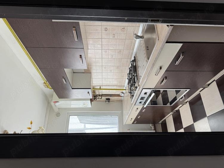 Apartament cu 2 camere semidecomandat în Podu Roș