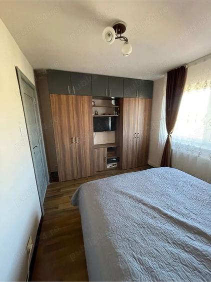 Apartament cu 3 camere decomandat, mobilat în Cetate