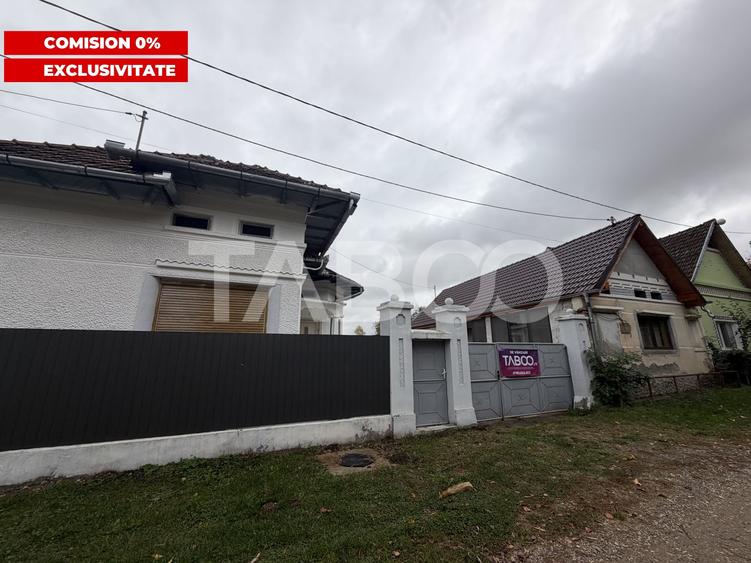 Casă individuală cu 8 camere cu Canalizare în Gura Văii