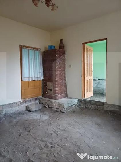 Casă cu 3 camere cu Teren 1856 Mp în Central