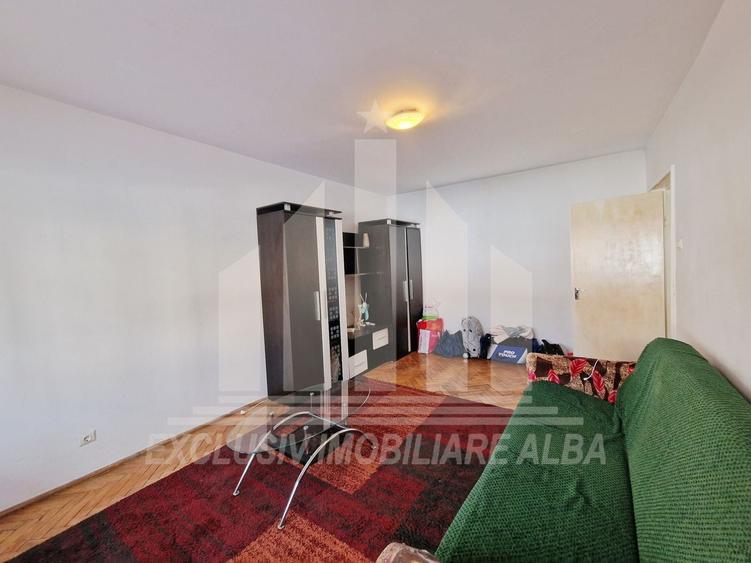 Apartament cu 3 camere decomandat, mobilat în Cetate