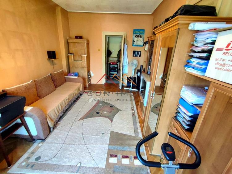 Casă individuală cu 10 camere cu Canalizare în Ultracentral