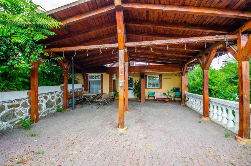 Hotel/Pensiune, de 695 mp, în Lipova