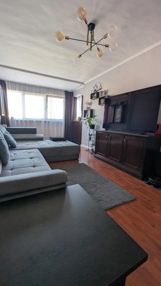 Apartament cu 3 camere decomandat în Rogerius