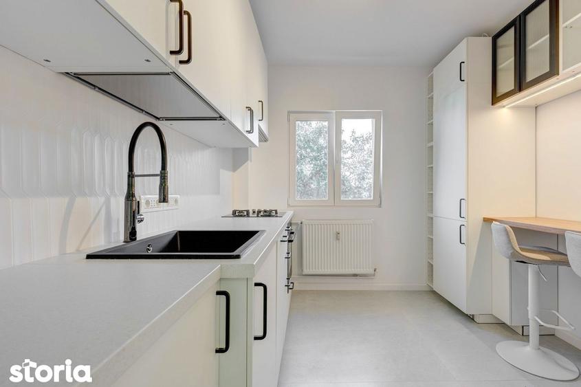 Apartament cu 3 camere semidecomandat în Floreasca