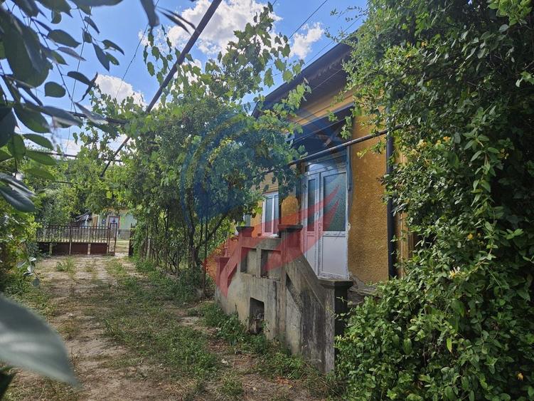 Casă individuală cu 4 camere cu Canalizare în Foișor