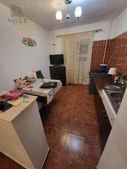 Apartament cu 3 camere decomandat, mobilat în Rahova