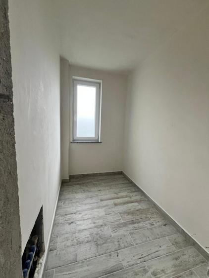 Duplex cu 5 camere cu Canalizare în Central