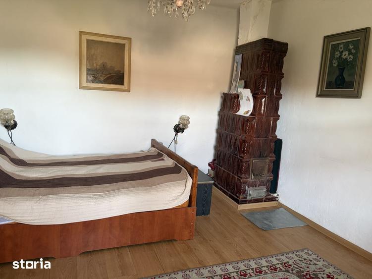 Casă cu 3 camere cu Teren 4750 Mp în Central