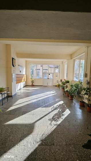 Apartament cu 3 camere decomandat în Dacia