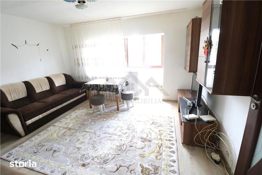 Apartament cu 3 camere decomandat în Șagului