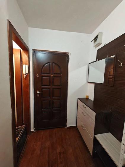 Apartament cu 2 camere semidecomandat în Baba-Dochia