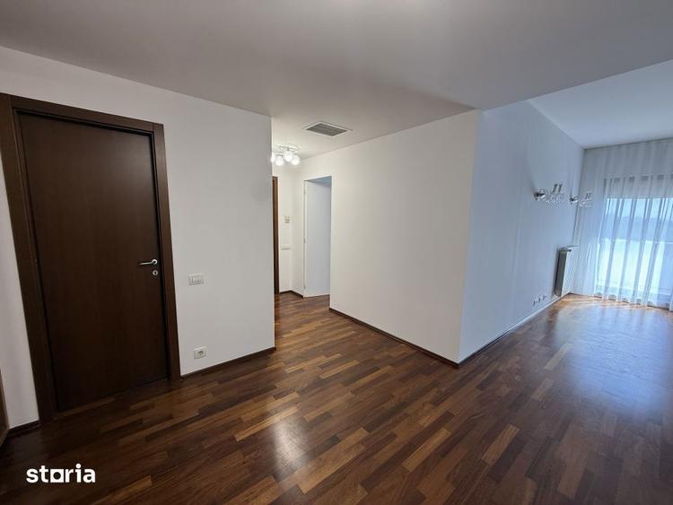 Apartament cu 4 camere, mobilat în Băneasa