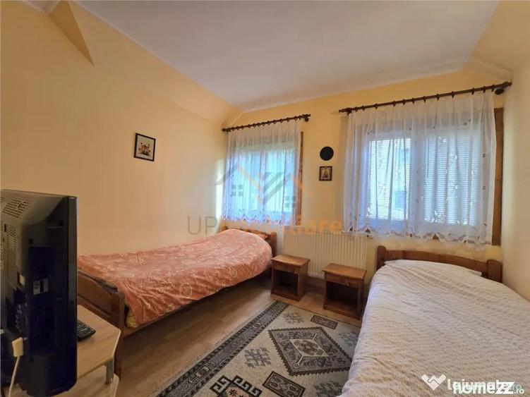 Casă cu 6 camere cu Teren 1761 Mp în Izlaz