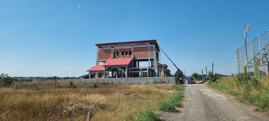 De Vanzare..Casa in constructie - 700 mp construiti + 800 mp teren | Zona Elvila, langa Iac - 5