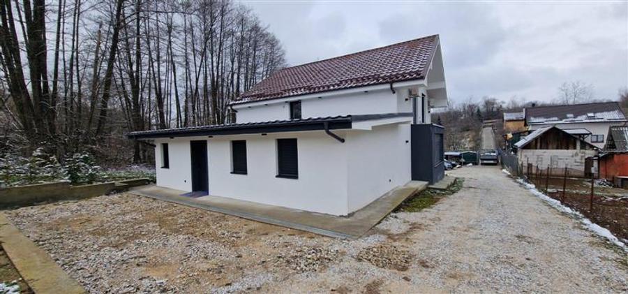 Casă cu 6 camere cu Garaj în Calea Caransebeșului
