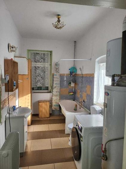 Casă cu 3 camere în Central