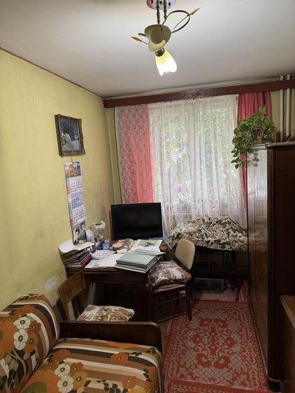 Apartament cu 3 camere semidecomandat în Rogerius